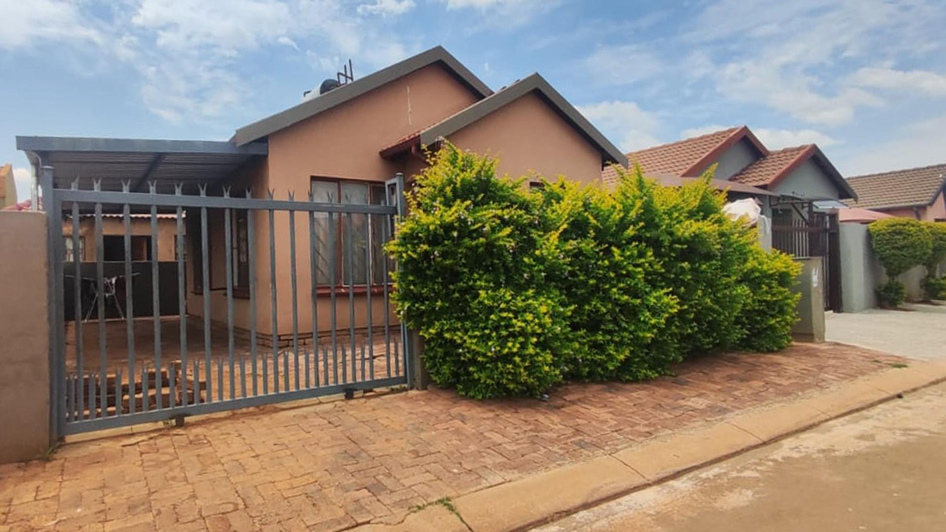 Front View of property in Soshanguve East