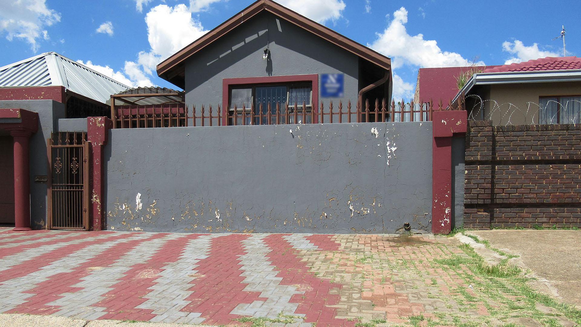 Front View of property in Kagiso