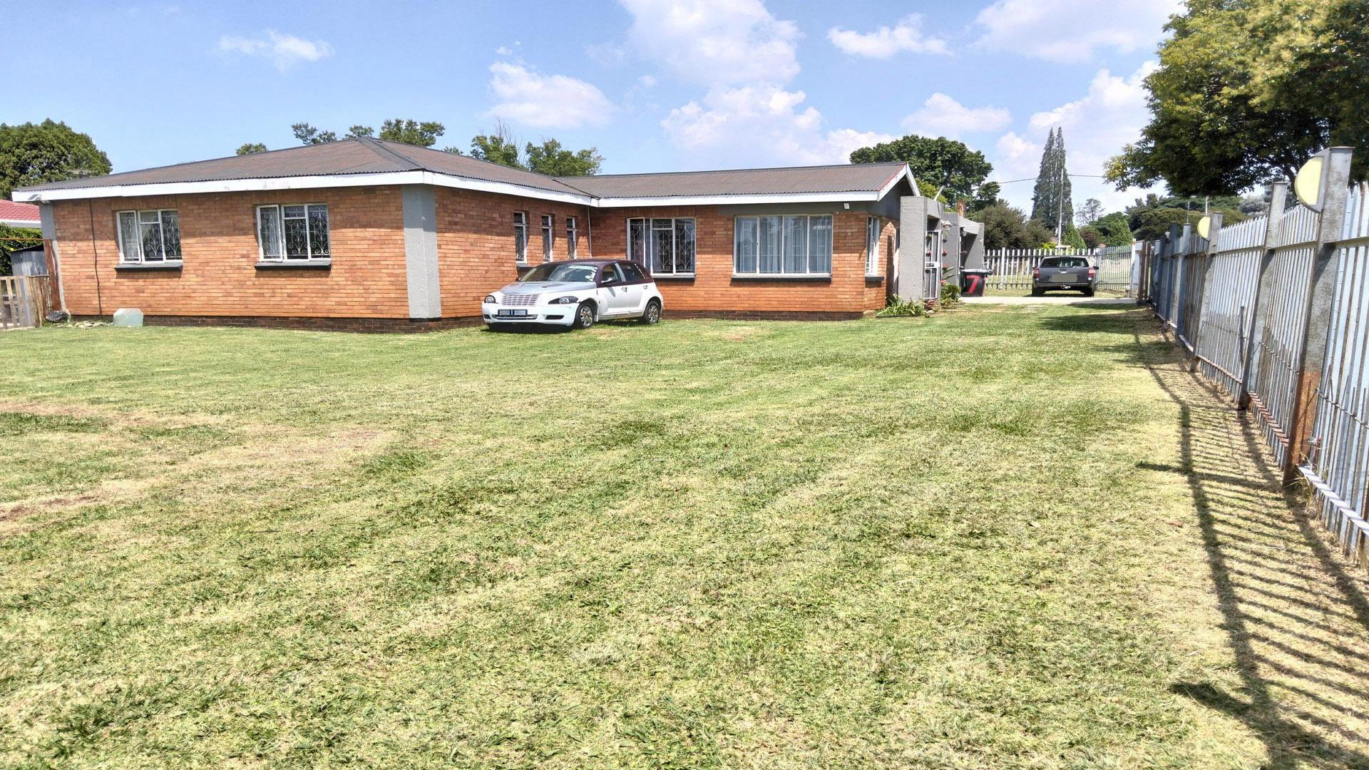 Backyard of property in Selection park
