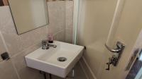Bathroom 2 of property in Selection park