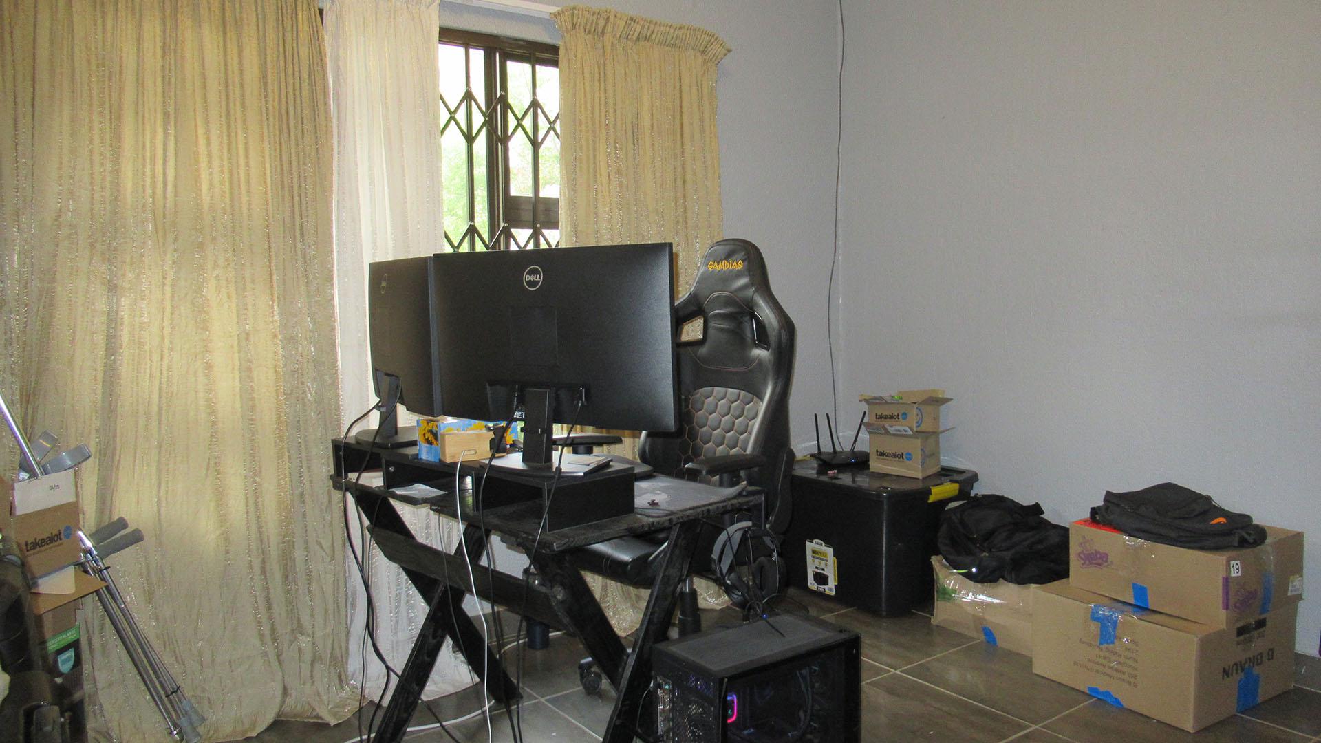 Bed Room 3 - 11 square meters of property in Kloofendal