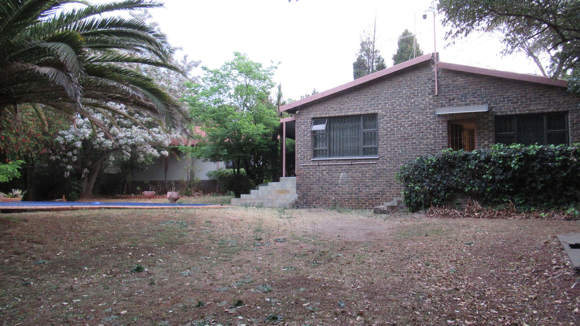 Backyard of property in Kloofendal