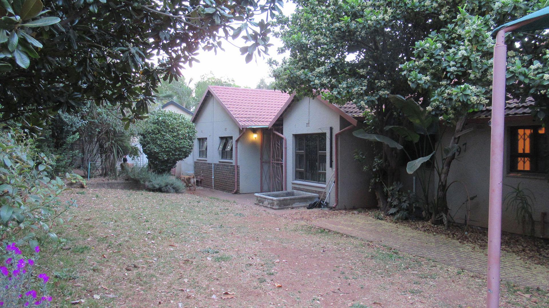 Front View of property in Kloofendal