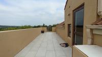Balcony - 36 square meters of property in Sunninghill