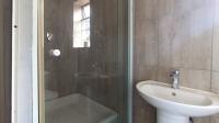 Main Bathroom - 3 square meters of property in Bezuidenhout Valley