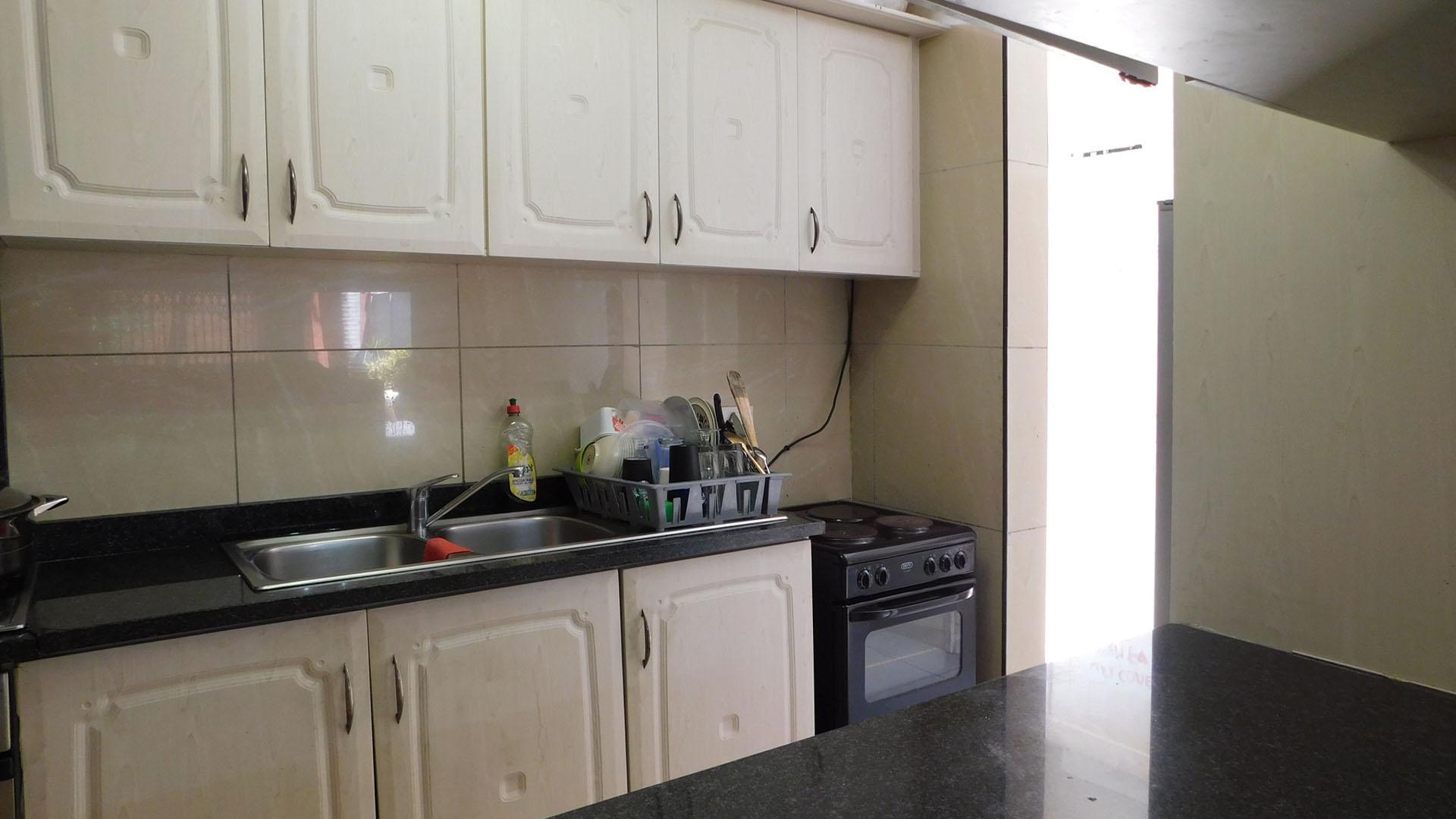 Kitchen - 8 square meters of property in Westridge