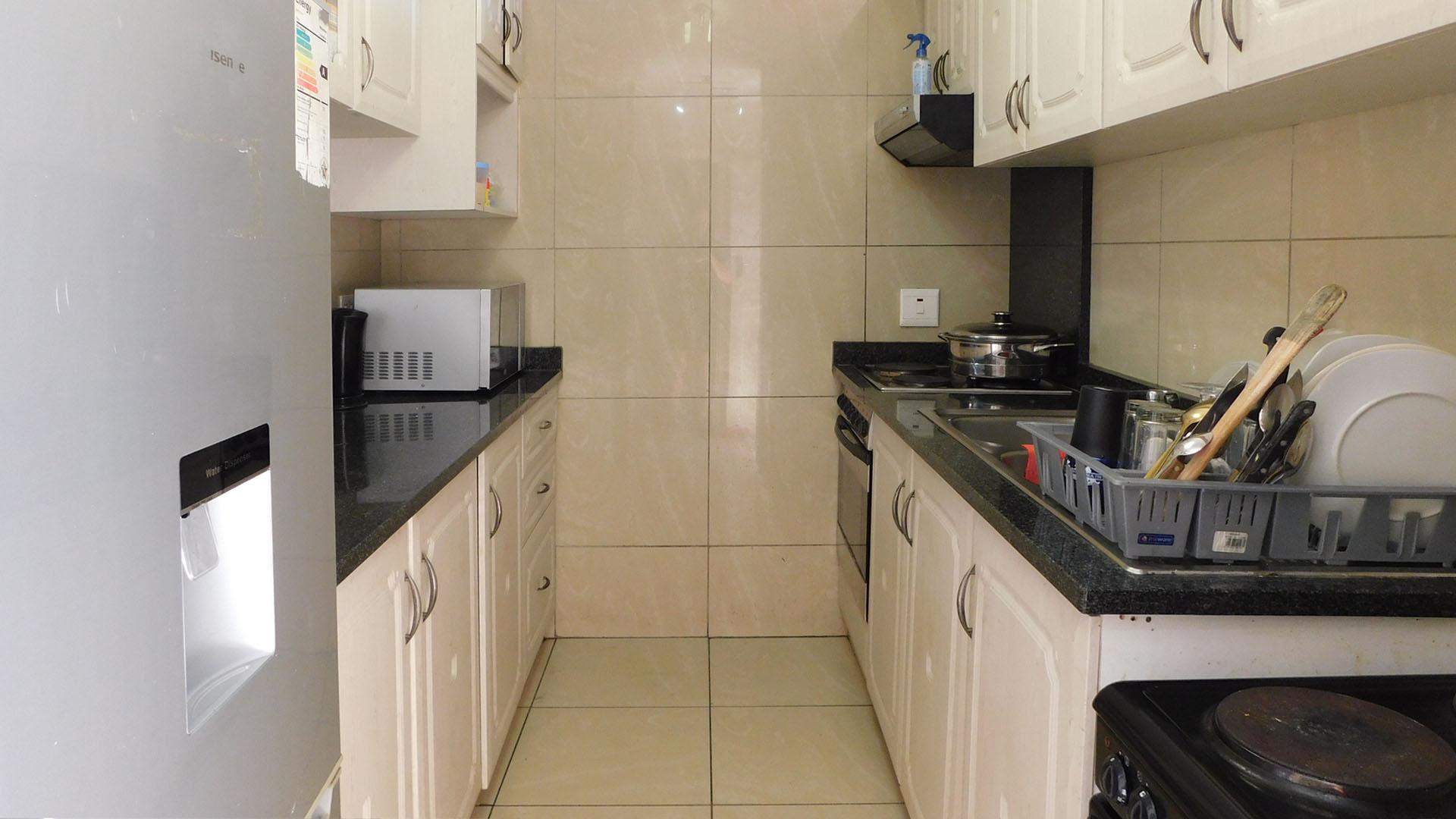 Kitchen - 8 square meters of property in Westridge