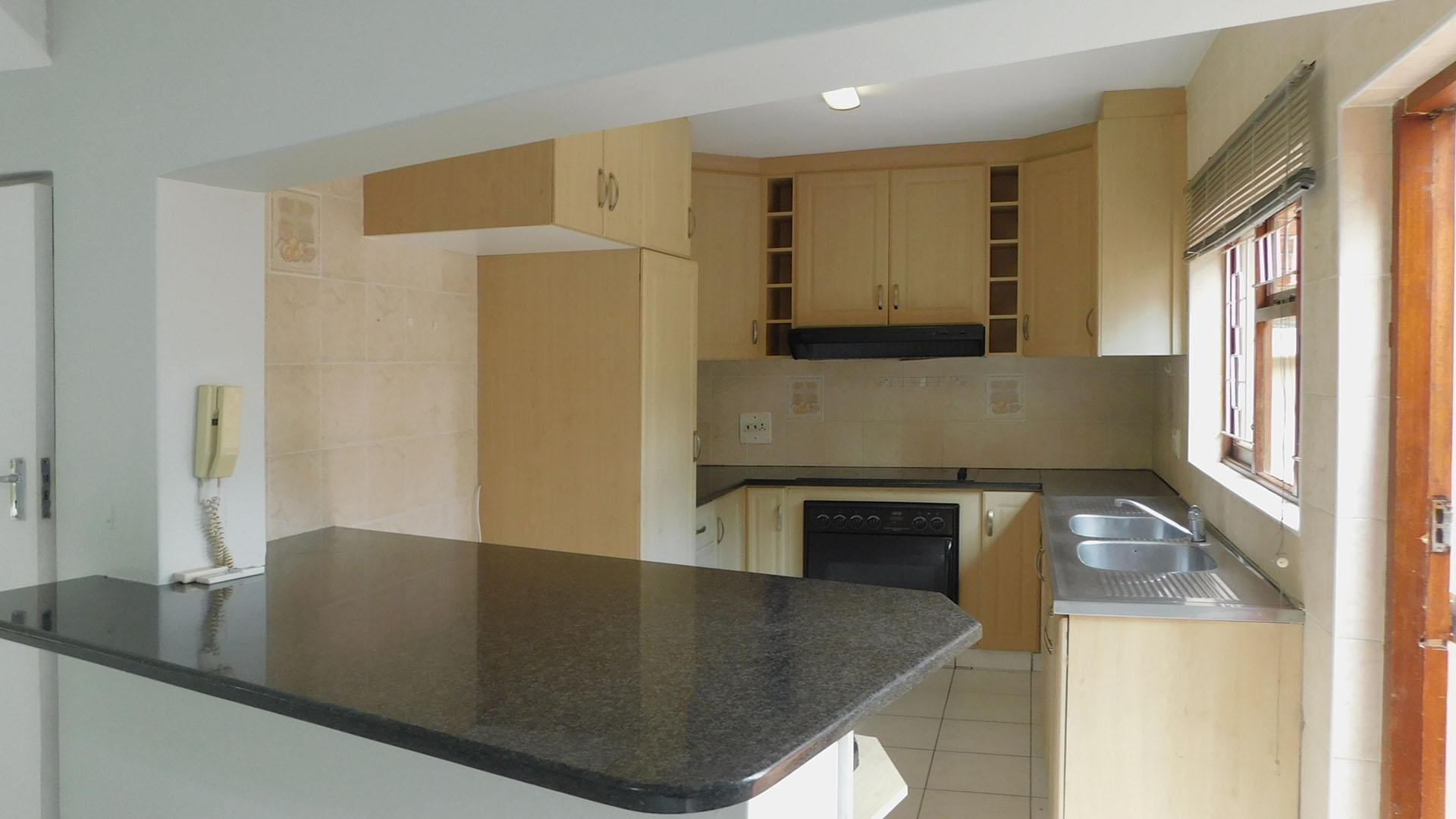 Kitchen - 11 square meters of property in Atholl Heights
