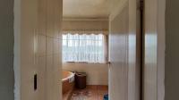 Main Bathroom - 11 square meters of property in Sharon Park