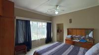 Main Bedroom - 17 square meters of property in Selection park