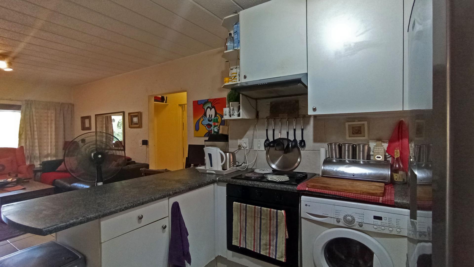 Kitchen - 9 square meters of property in Magaliessig