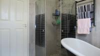 Bathroom 2 - 6 square meters of property in Florida Lake