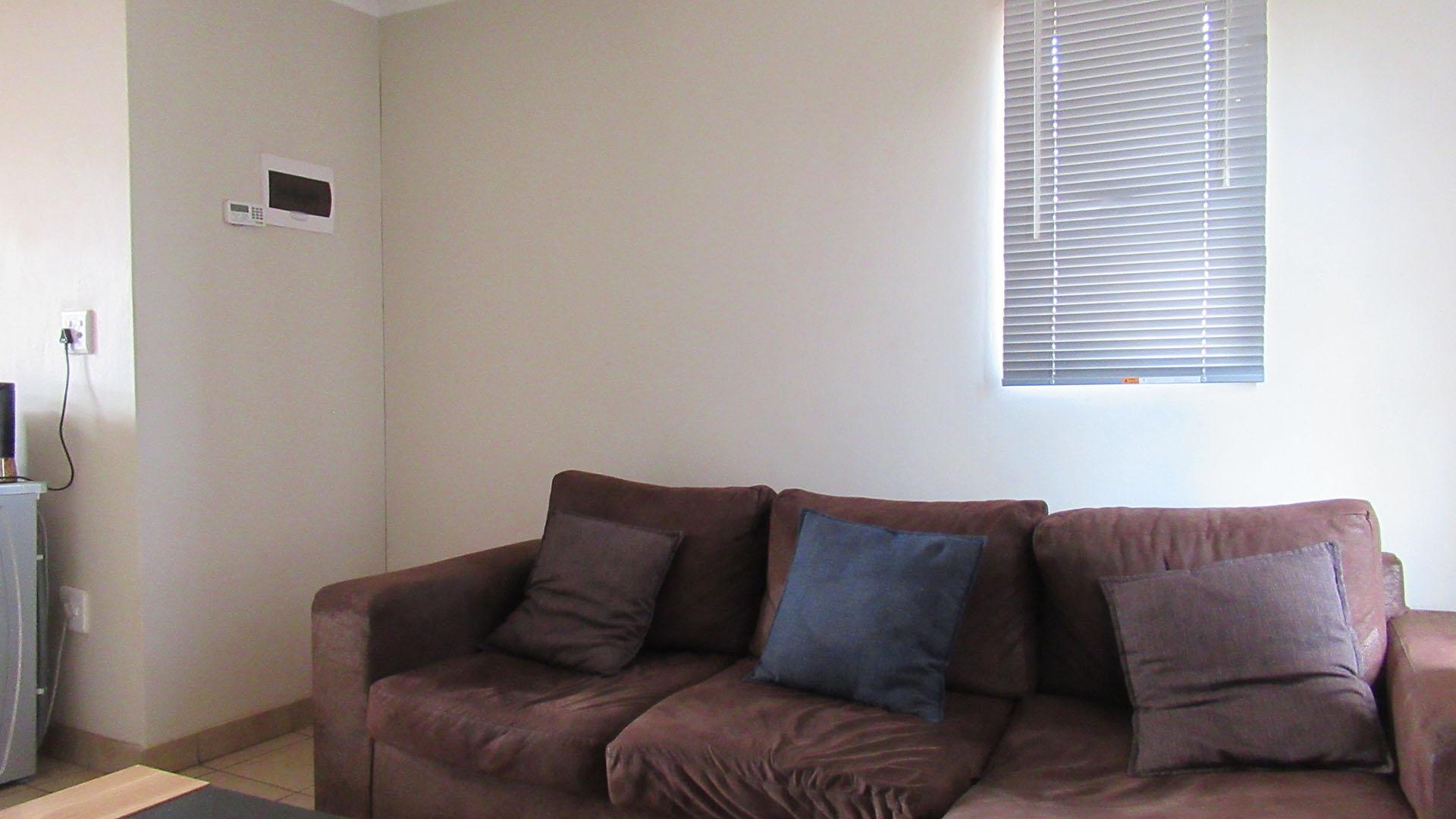 Lounges - 16 square meters of property in Sky City