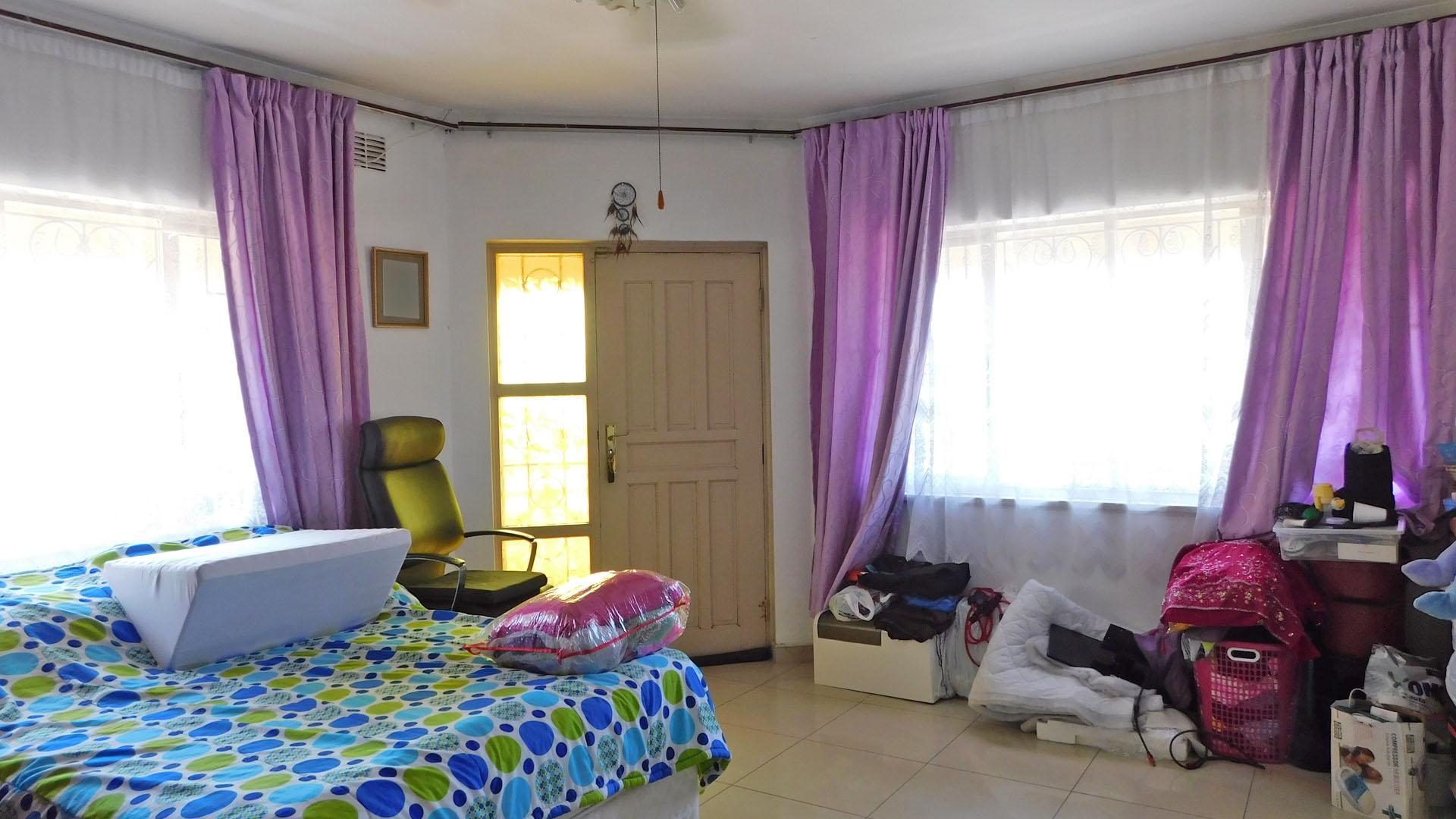 Bed Room 3 - 19 square meters of property in Shallcross 