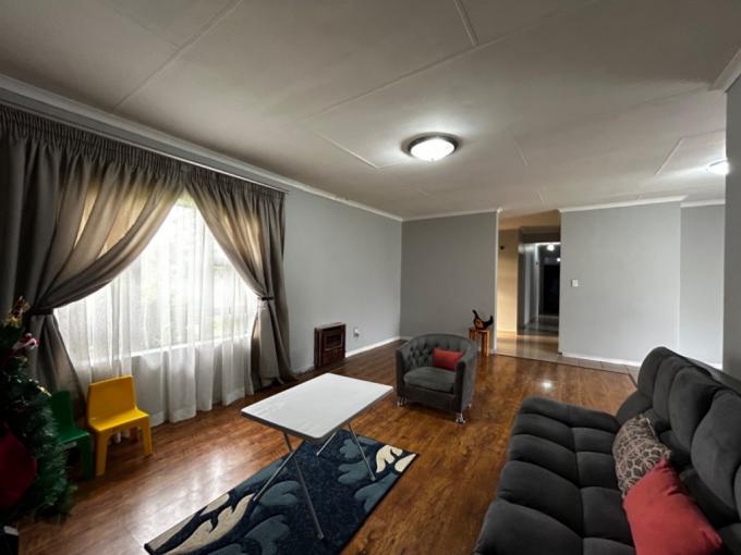 4 Bedroom House for Sale For Sale in Pioneer Park (Newcastle