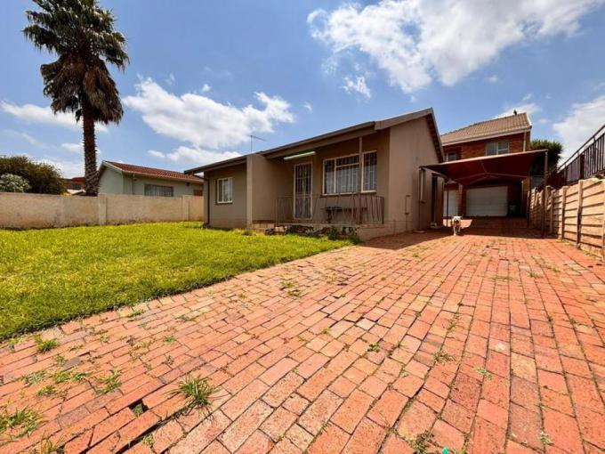 3 Bedroom House for Sale For Sale in Sophiatown - MR613766