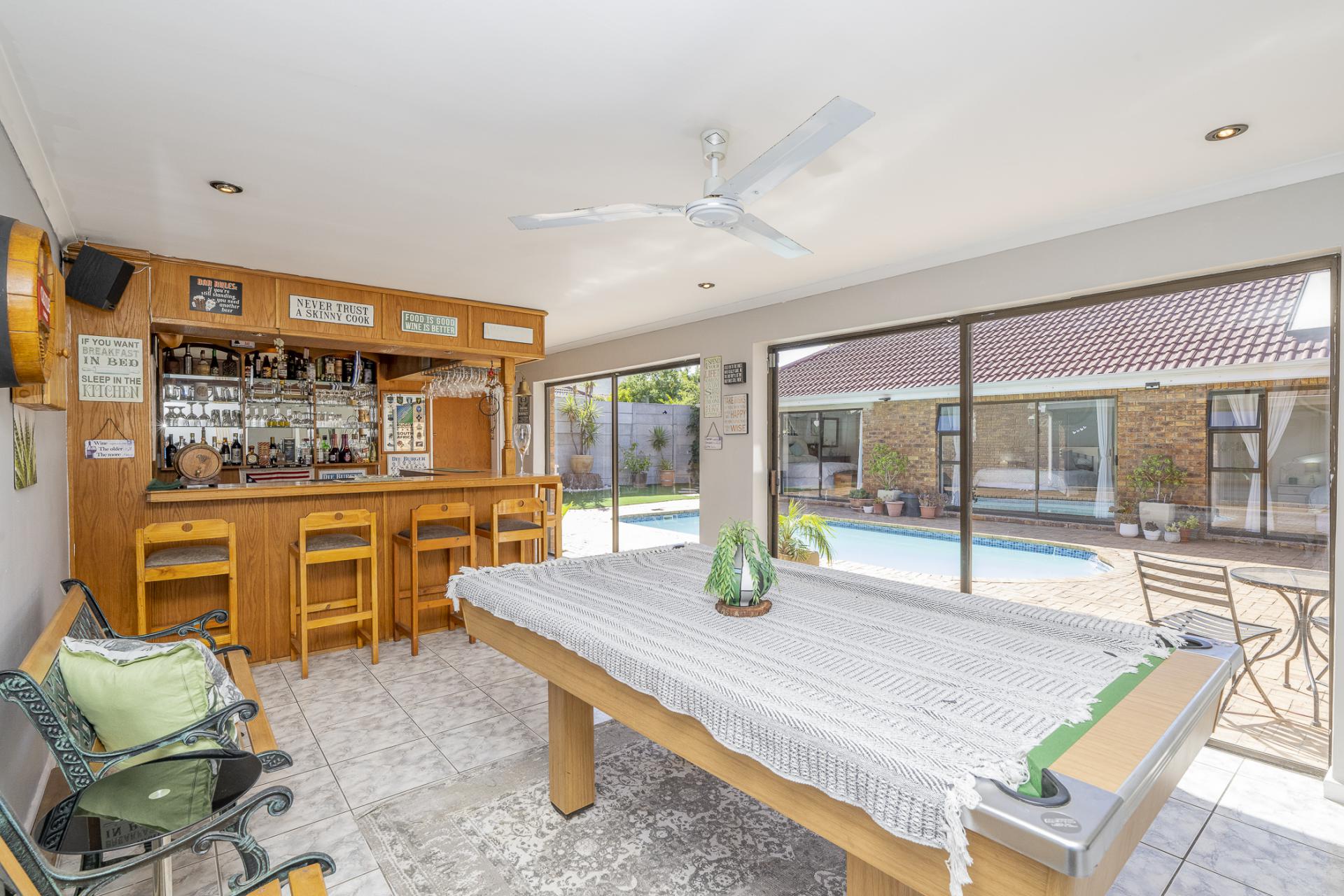 5 Bedroom House for Sale For Sale in Kleinbosch MR613844