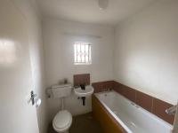 Bathroom 1 - 4 square meters of property in Windmill Park