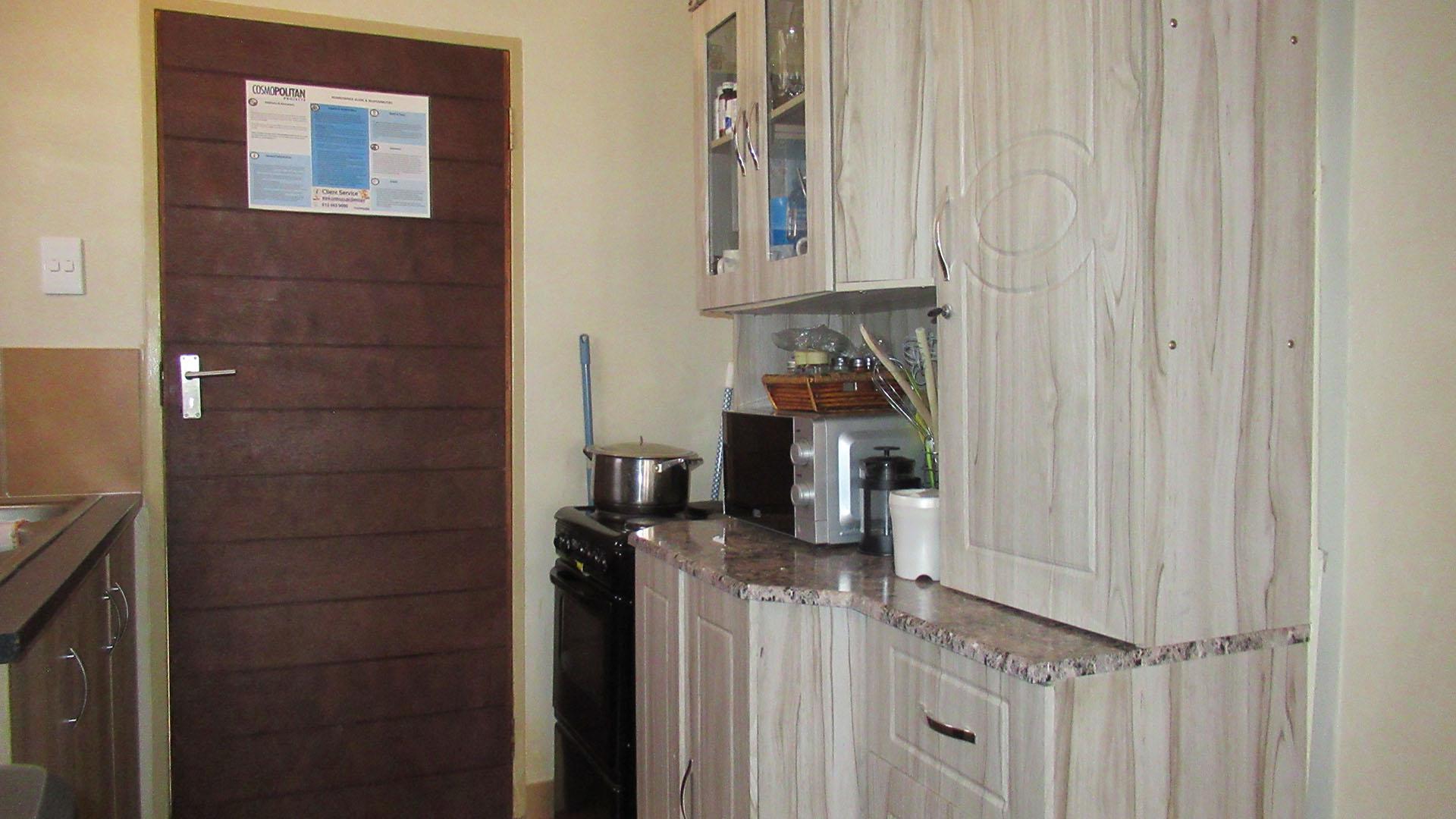 Kitchen - 4 square meters of property in Palm Ridge