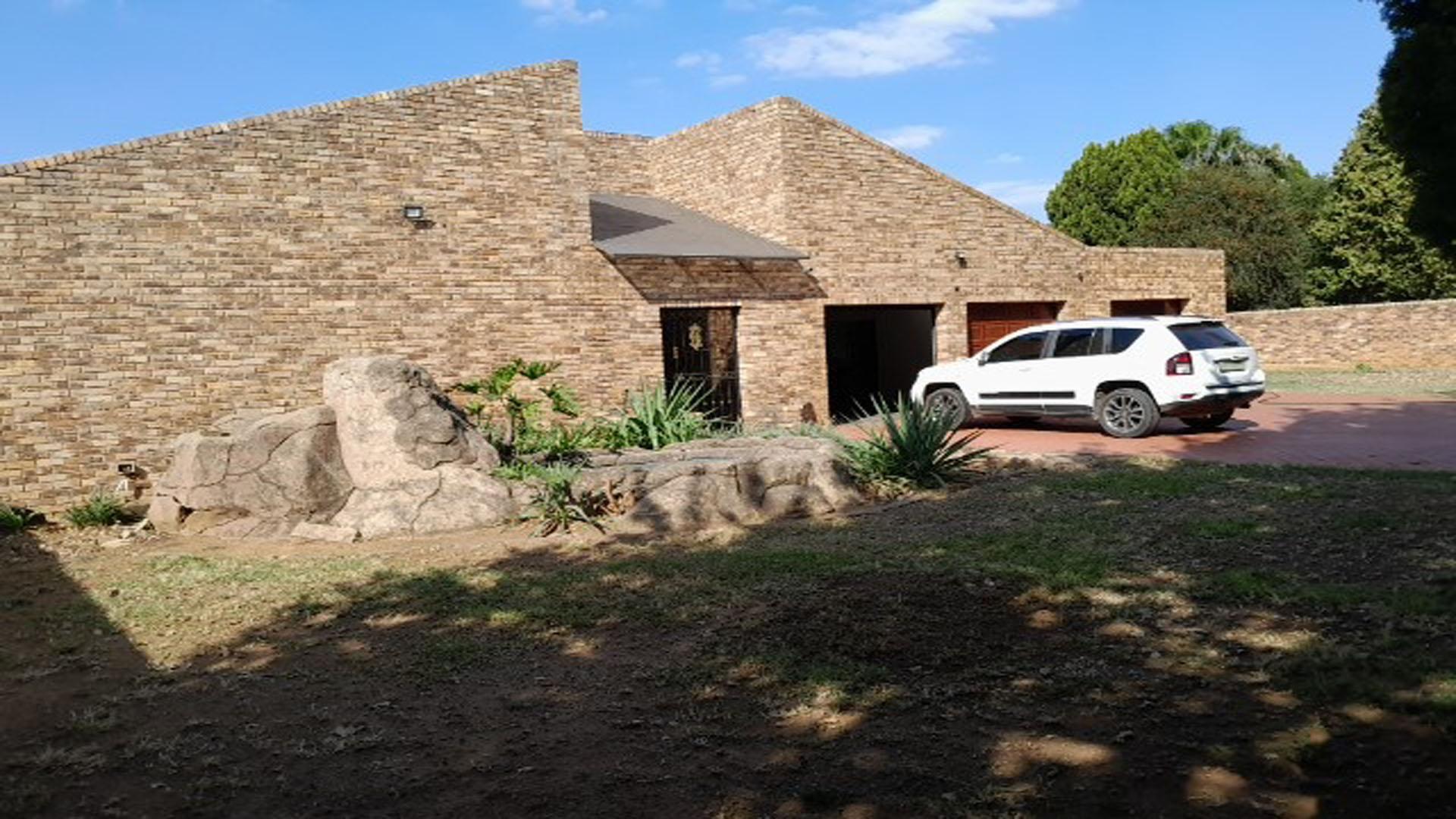 Front View of property in Vaalpark