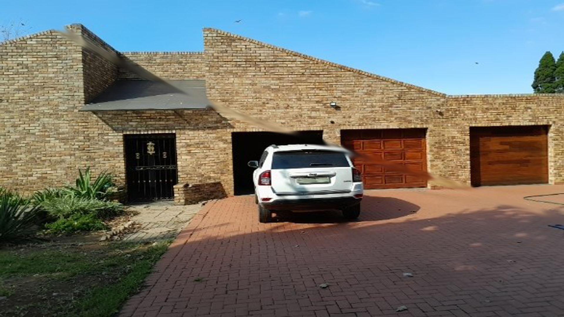 Front View of property in Vaalpark