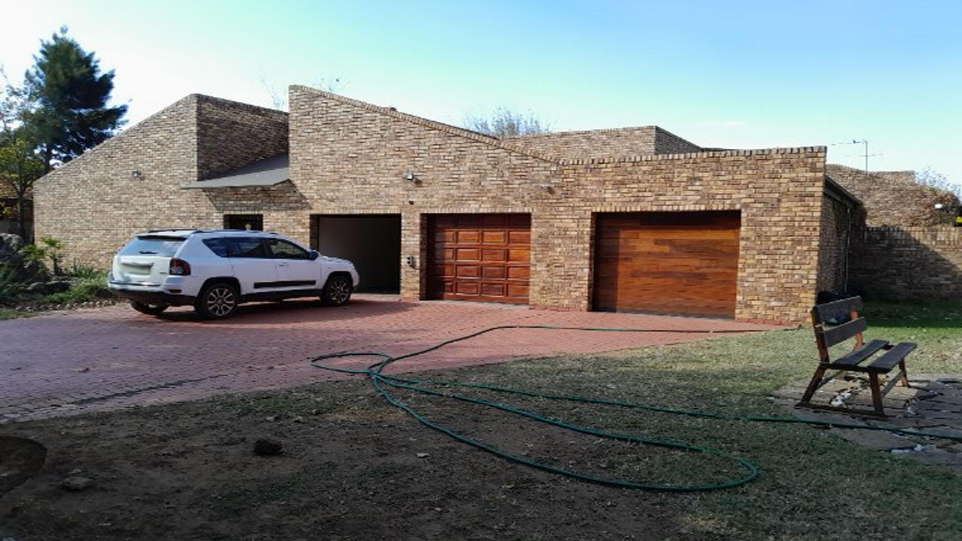 Front View of property in Vaalpark