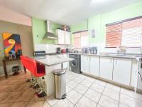 3 Bedroom 2 Bathroom Flat/Apartment for Sale for sale in Die Hoewes