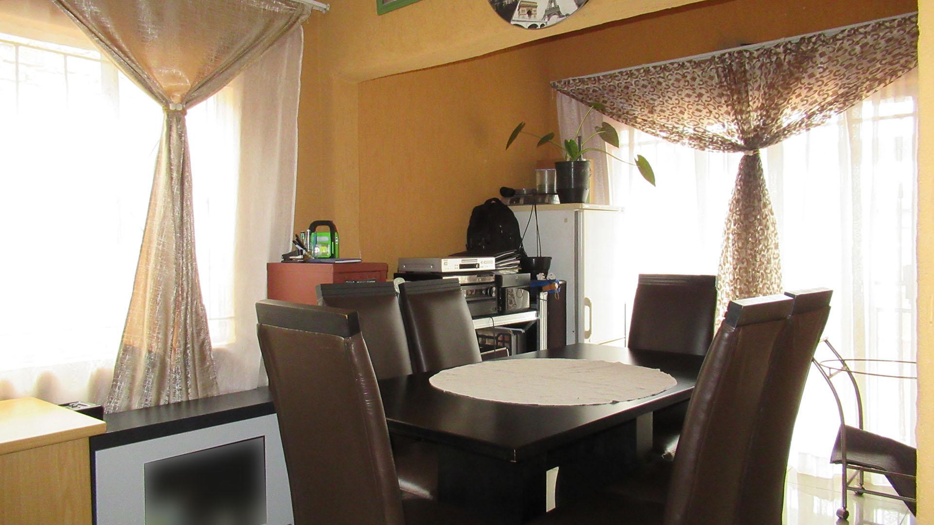 Dining Room - 9 square meters of property in Vlakfontein