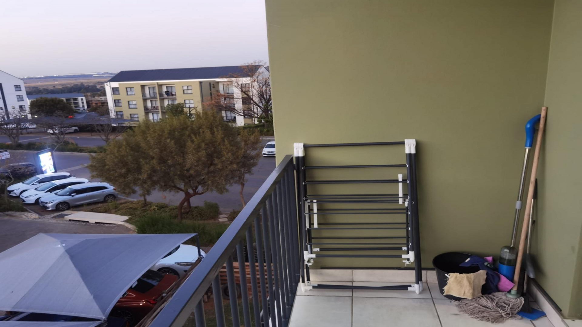 Balcony - 5 square meters of property in Linbro Park A.H.