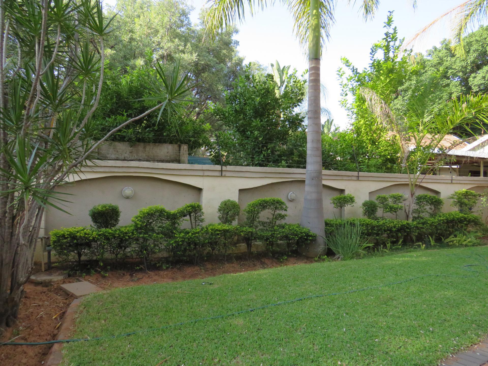 Garden of property in Lephalale (Ellisras)