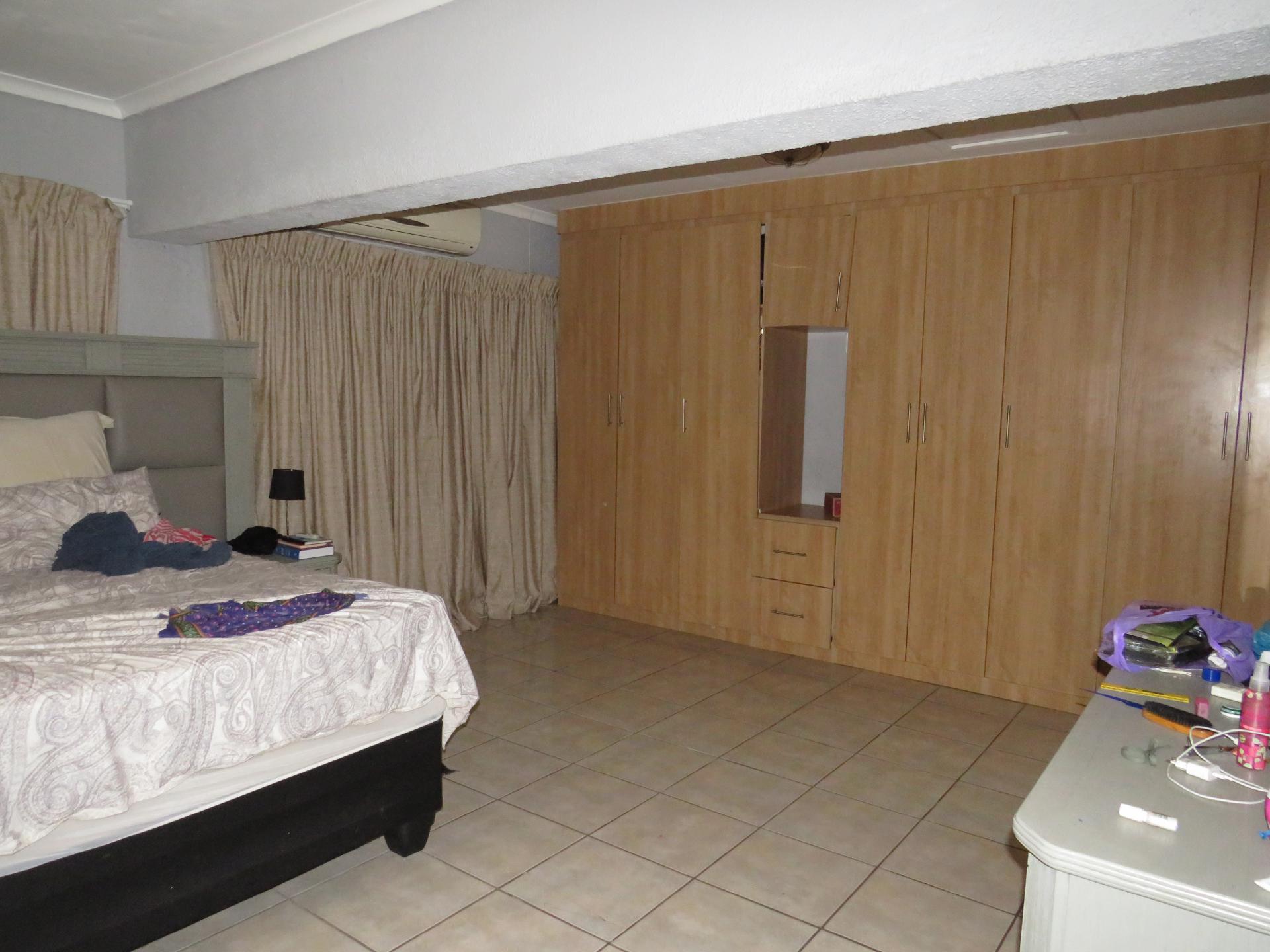 Main Bedroom of property in Lephalale (Ellisras)