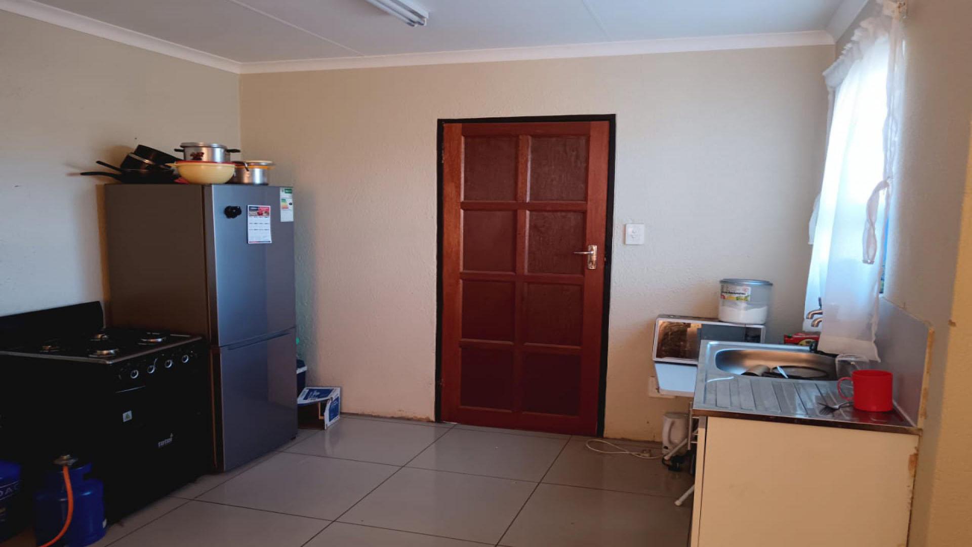 Kitchen of property in Soshanguve East