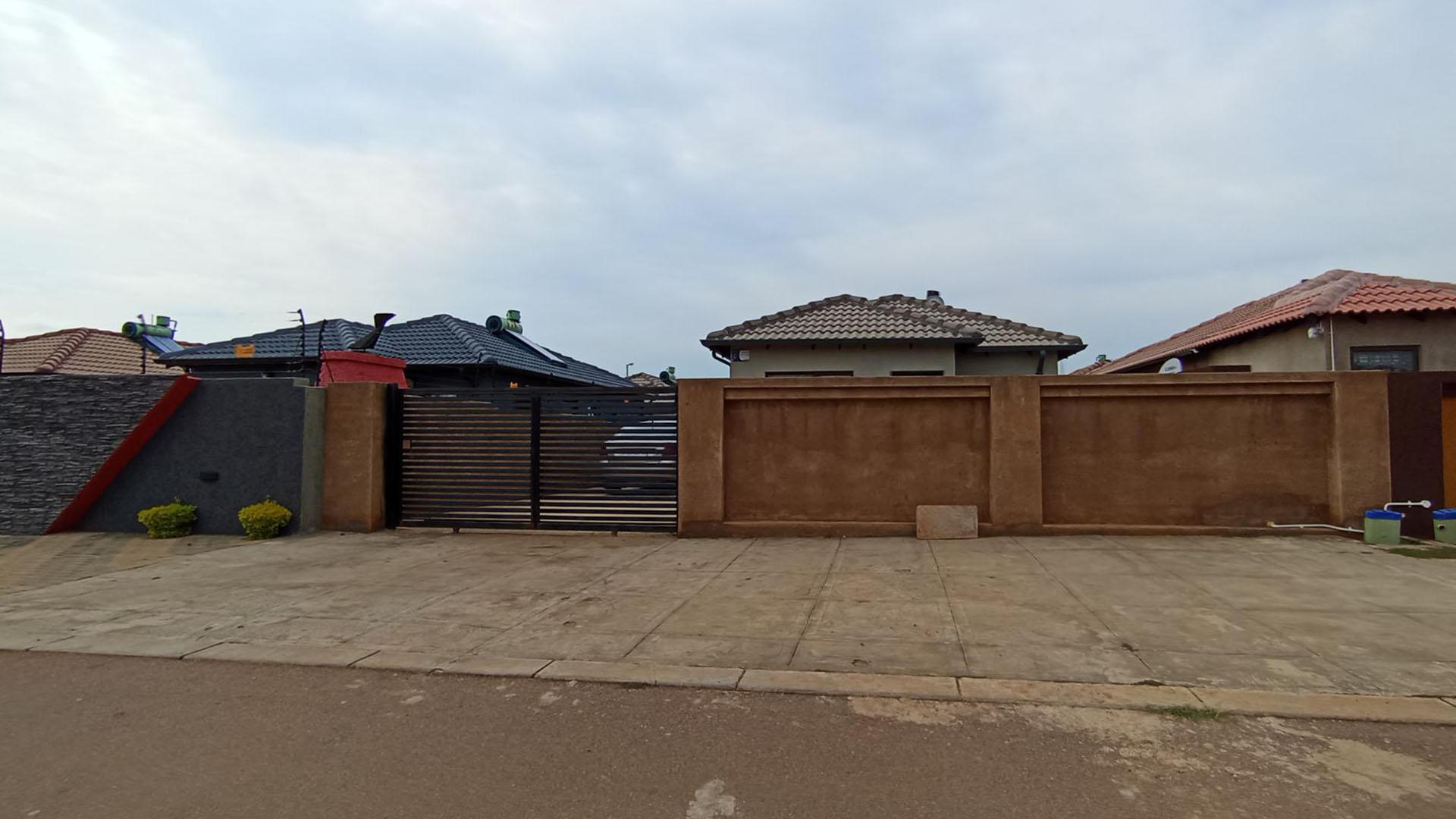 Front View of property in Soshanguve East