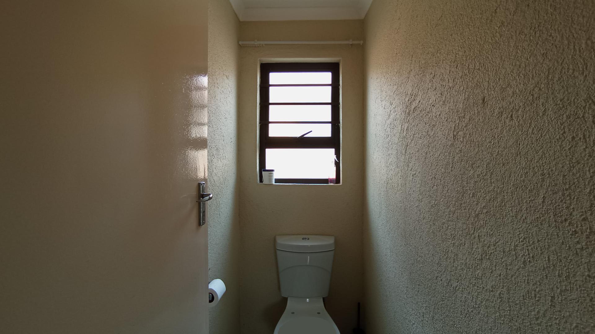 Bathroom 1 - 6 square meters of property in Soshanguve East