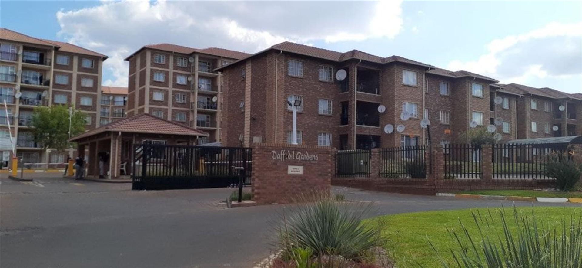 Front View of property in Karenpark