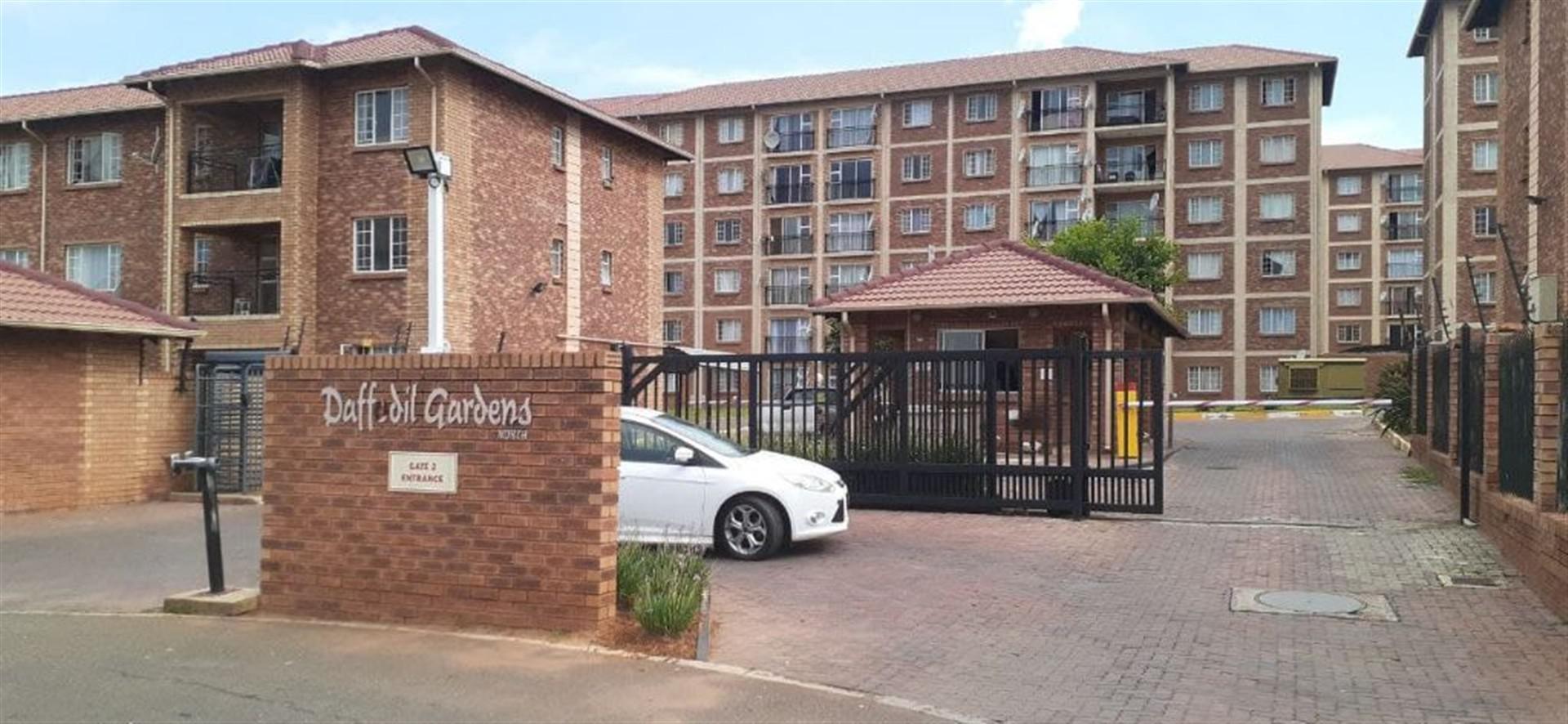 Front View of property in Karenpark