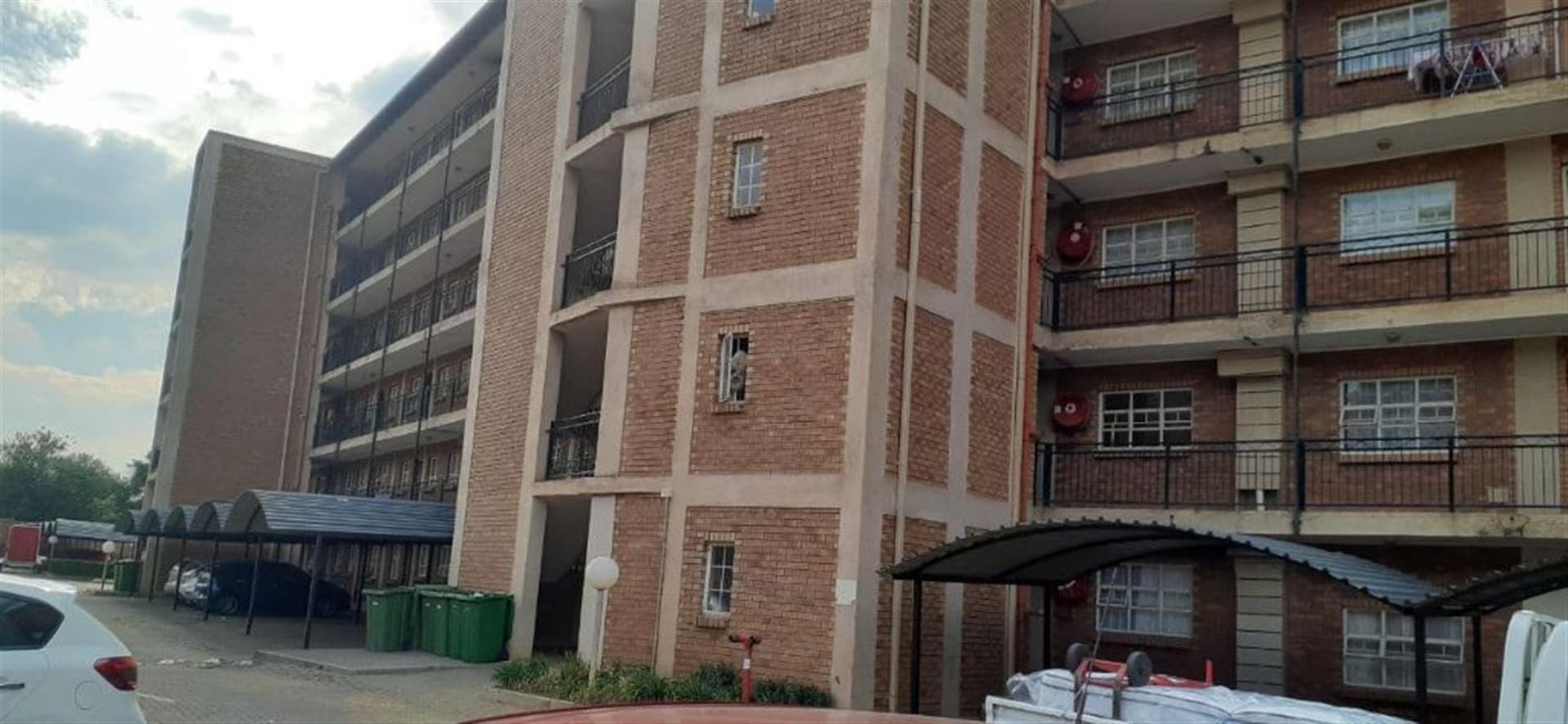 Front View of property in Karenpark