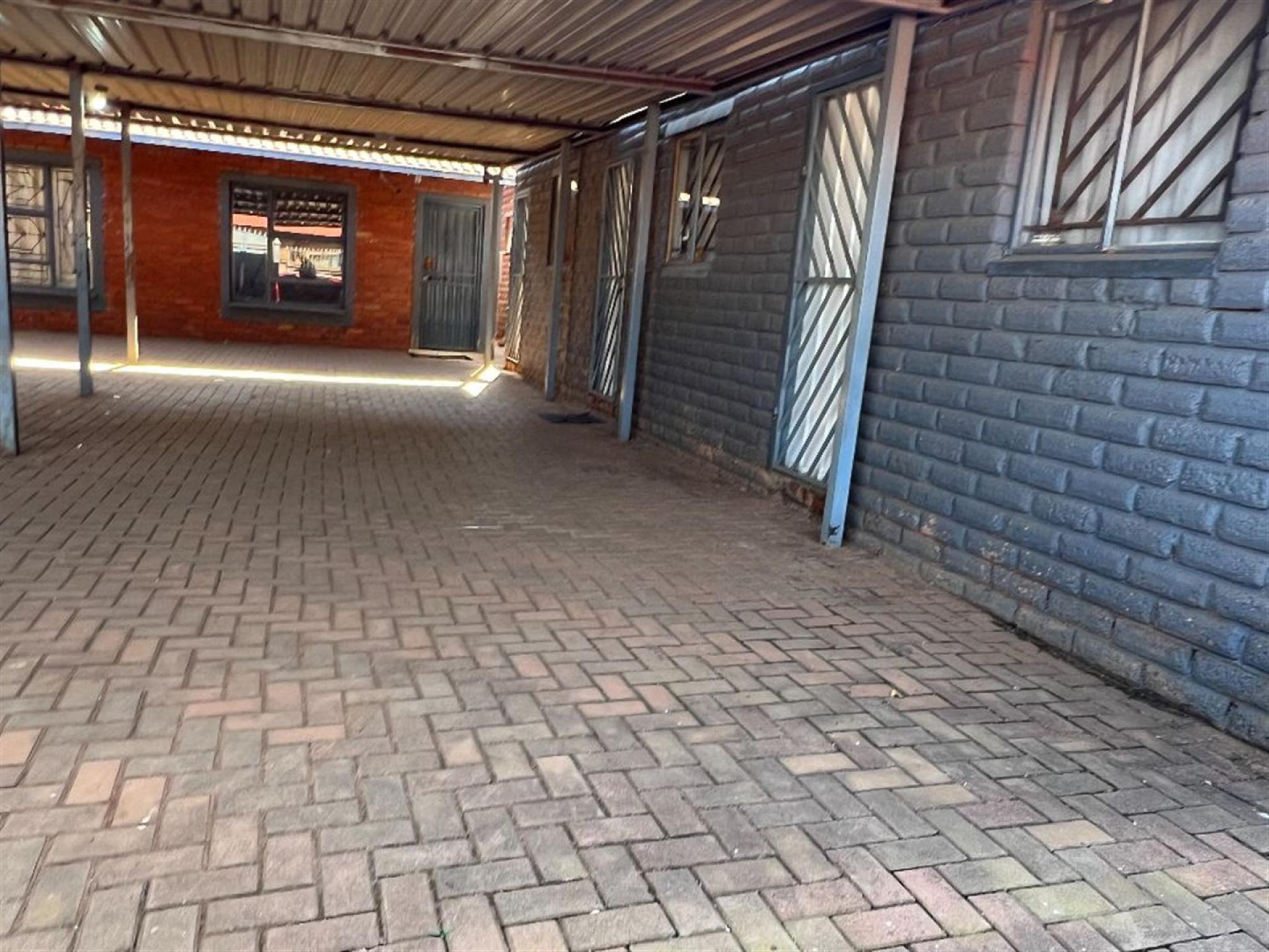 Front View of property in Soshanguve