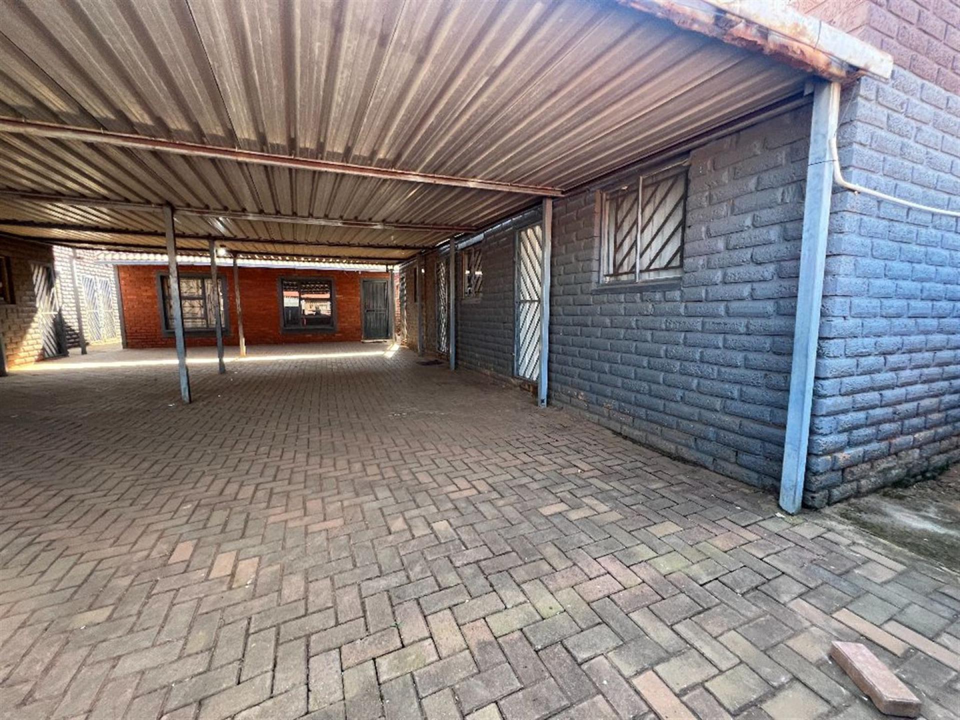 Front View of property in Soshanguve