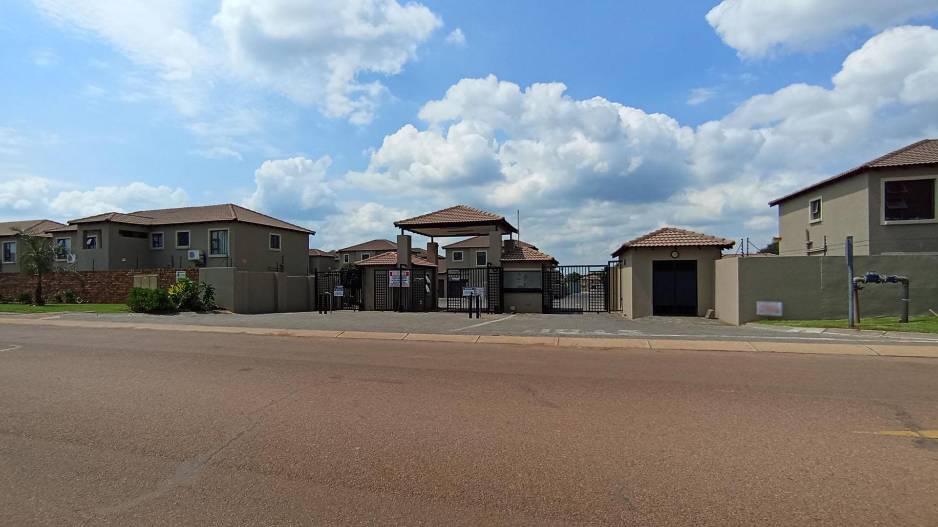 Front View of property in Montana