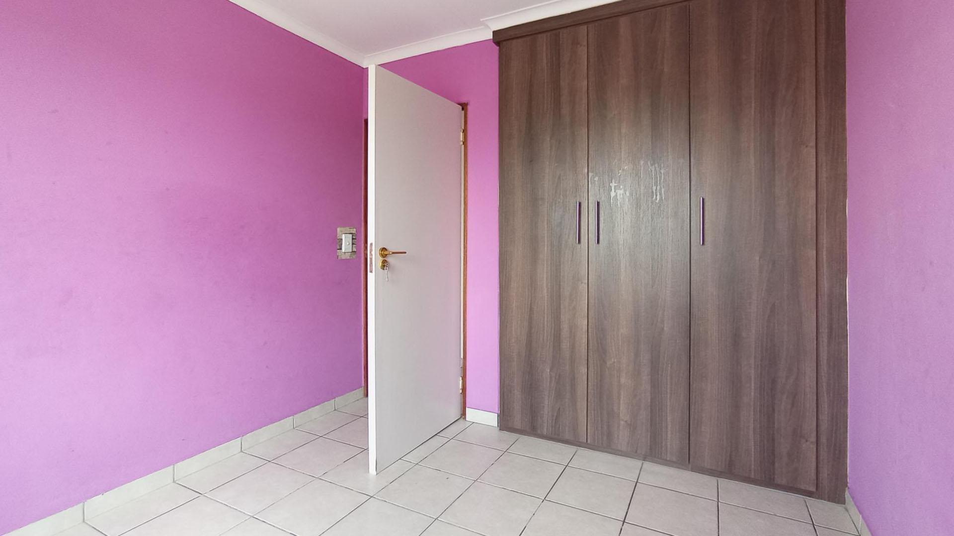 Bed Room 2 - 9 square meters of property in Montana