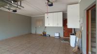 Garage - 35 square meters of property in Montana