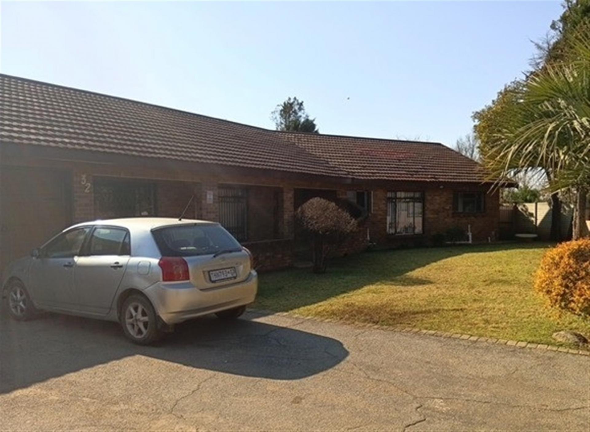 Front View of property in Meiringspark