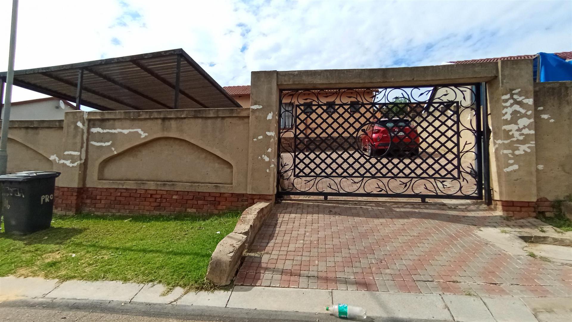 Front View of property in Philip Nel Park