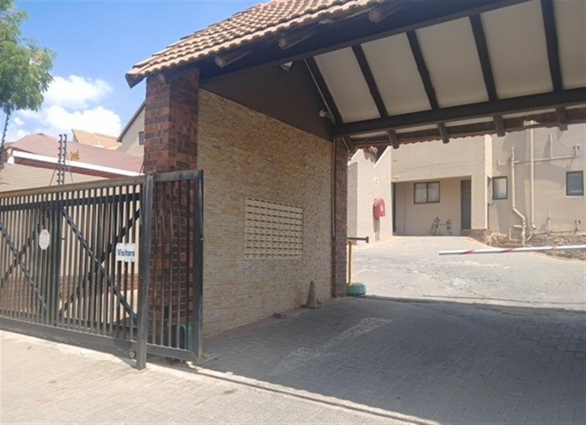 Front View of property in Winchester Hills