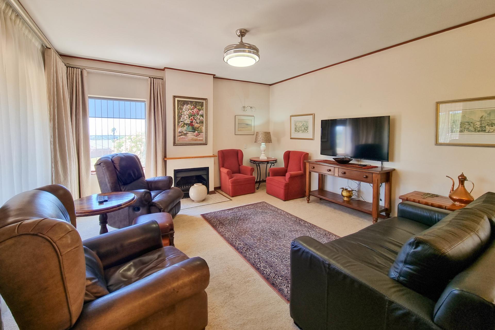 3 Bedroom House for Sale For Sale in Aurora (Durbanville)