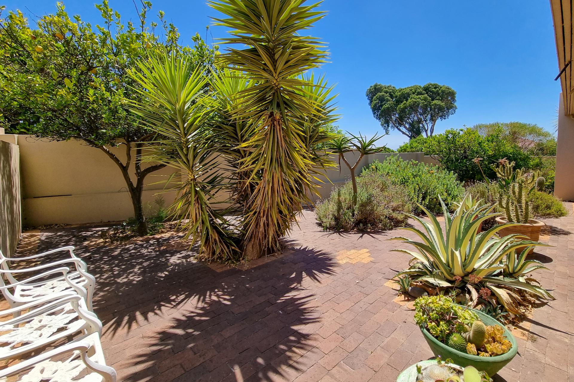 3 Bedroom House for Sale For Sale in Aurora (Durbanville)