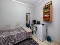 Bed Room 1 of property in Vrededorp