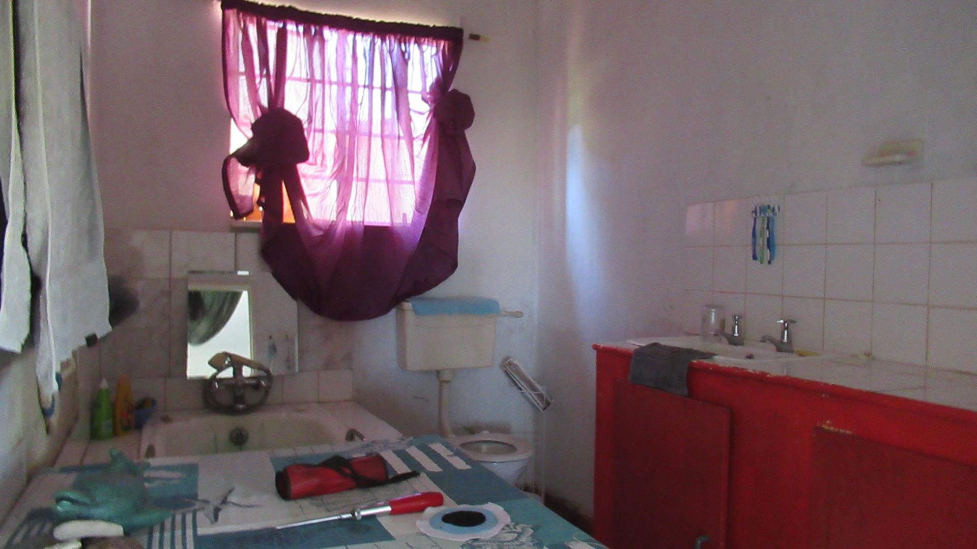 Main Bathroom - 7 square meters of property in Elandsvlei 249-Iq