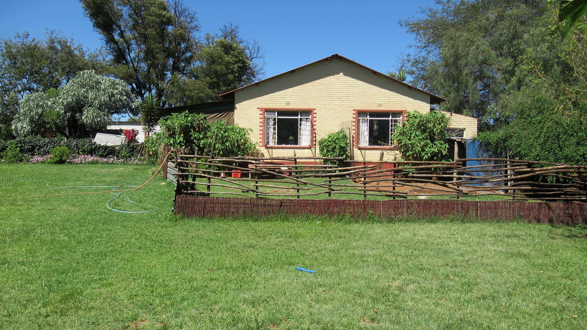 Backyard of property in Elandsvlei 249-Iq